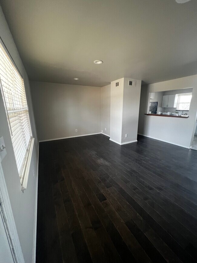 Building Photo - 43 Shirley Ln