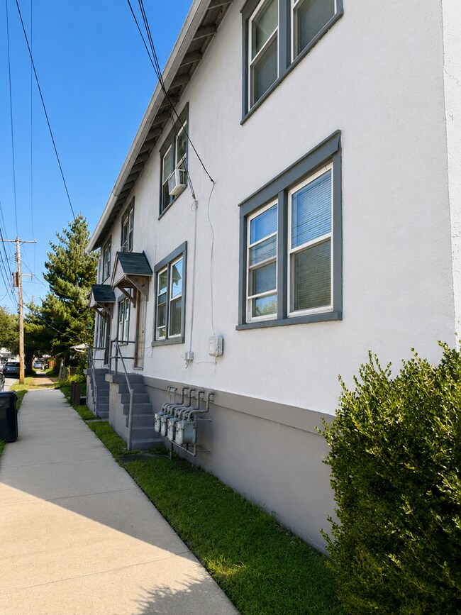 Building Photo - 2441 St Xavier St
