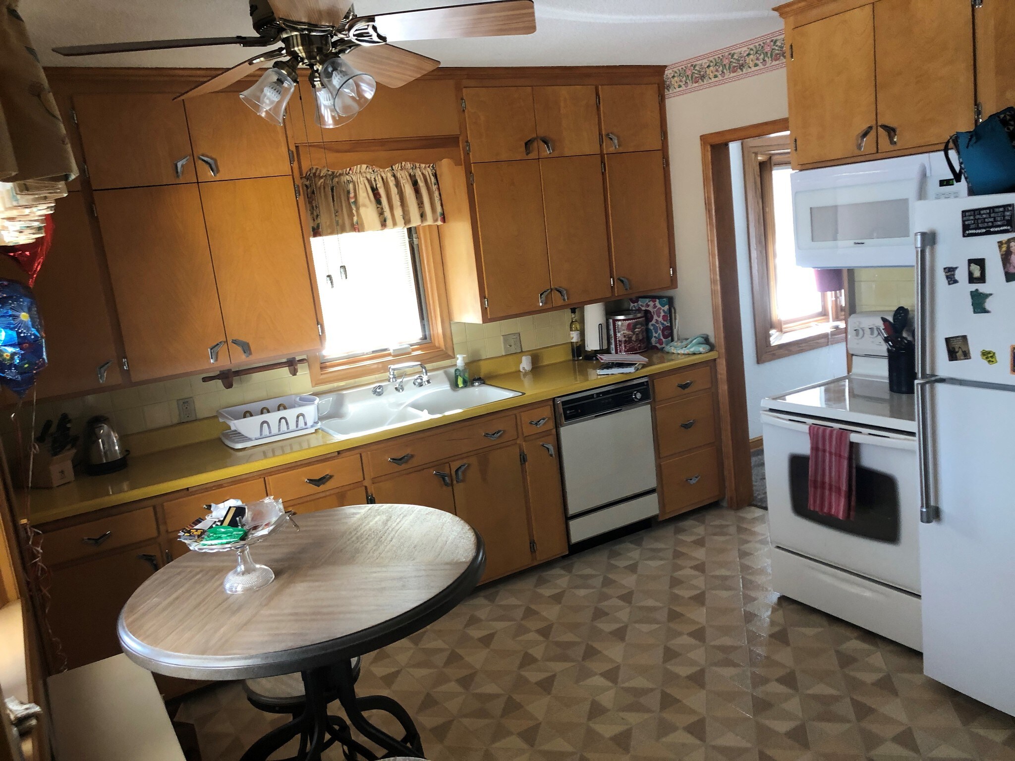 Building Photo - 825 5th Ave S