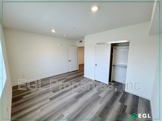 Building Photo - 10505 Hawthorne Blvd