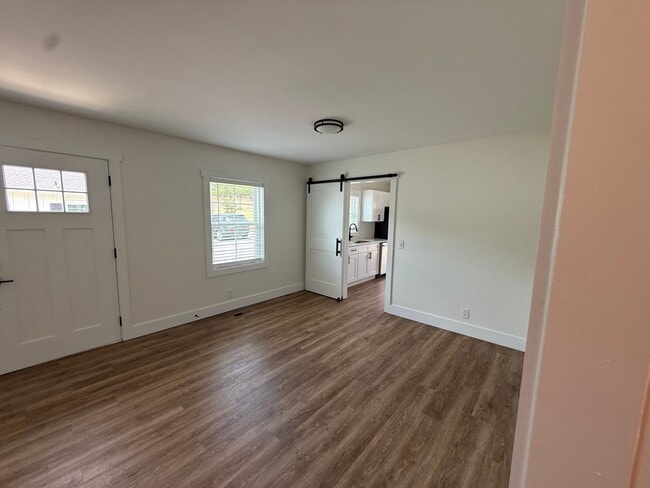 Building Photo - 2128 Sharondale Dr