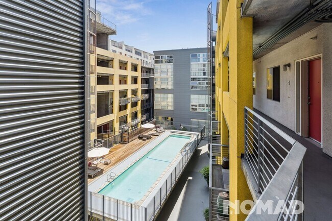 Building Photo - Large 1 Bedroom in Jack London Oakland w/ ...