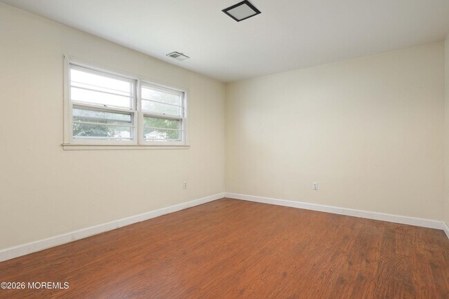 Building Photo - 17 Wisteria Pl
