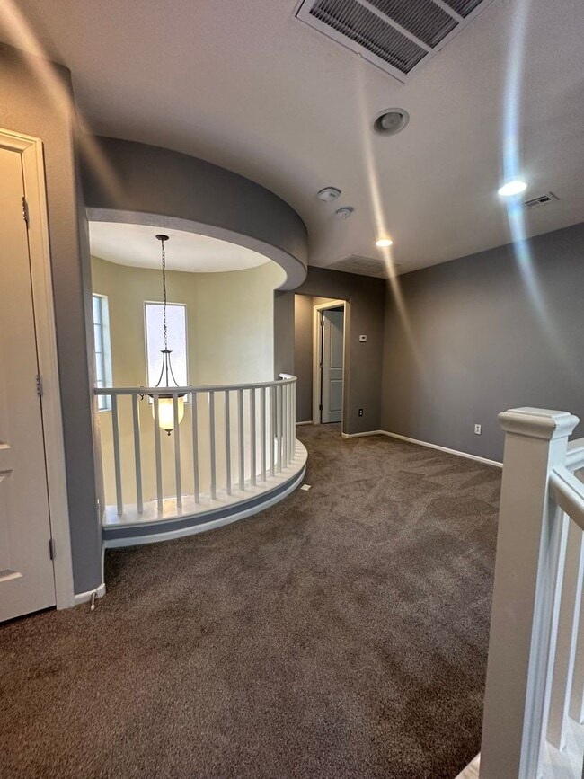 Building Photo - 7561 Morisset Ave