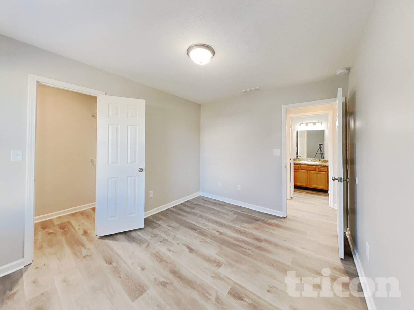 Building Photo - 4083 Magnolia Dr