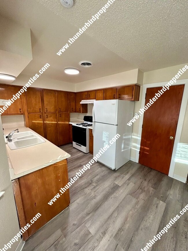 Building Photo - 4909 Overland St NE