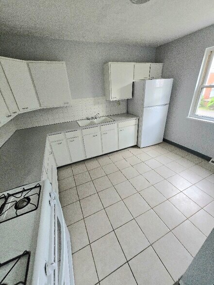 Building Photo - 7046 Paxton Rd