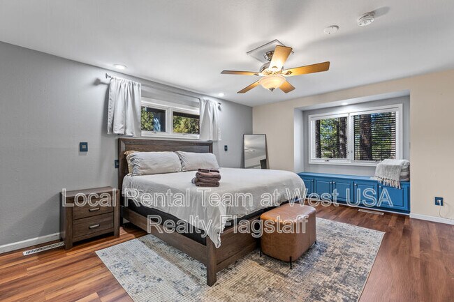 Building Photo - 1720 N Doral Way