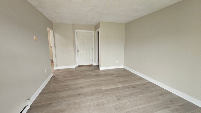 Building Photo - 940 Piper Rd