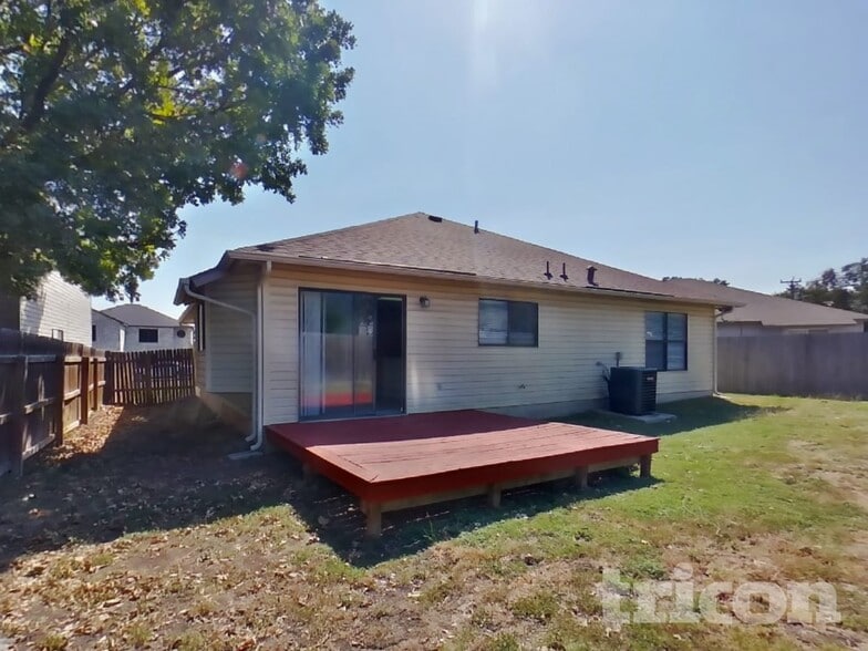 Building Photo - 7807 Encanto Vis Dr