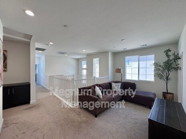 Building Photo - 38572 Rosegate Pl