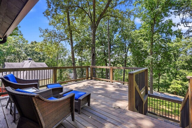 Building Photo - 4225 Twin Rivers Dr