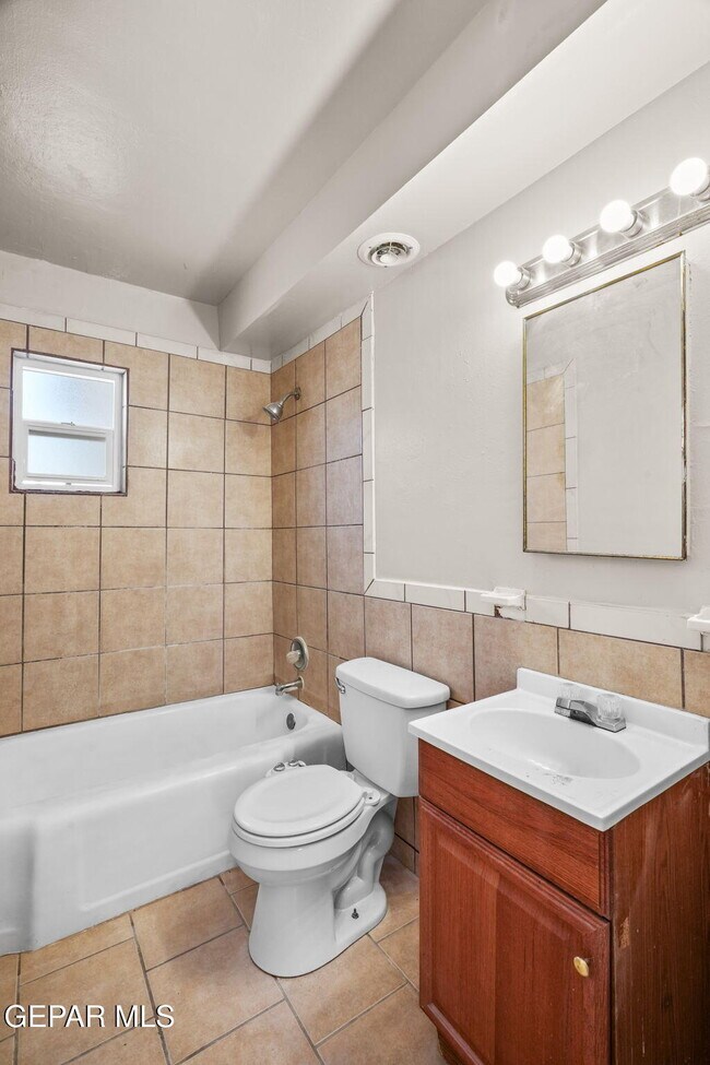 Building Photo - 3125 Van Buren Ave