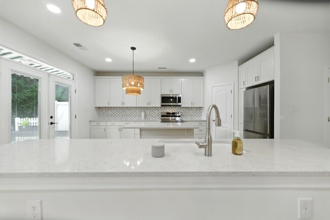 Building Photo - 3018 Silver Charm Cir