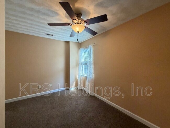 Building Photo - 1129 Hampton Ave