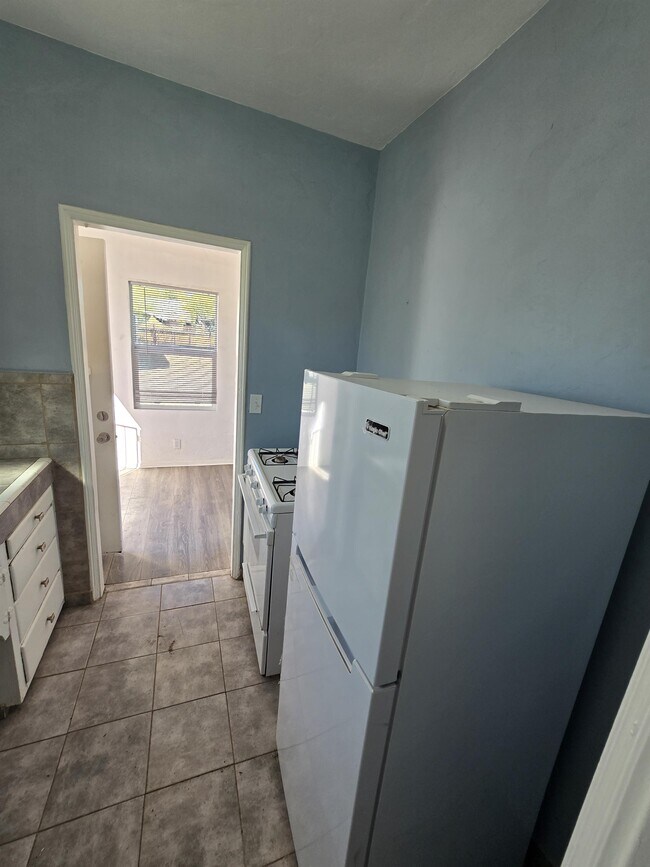 Building Photo - 818 S Arizona Ave