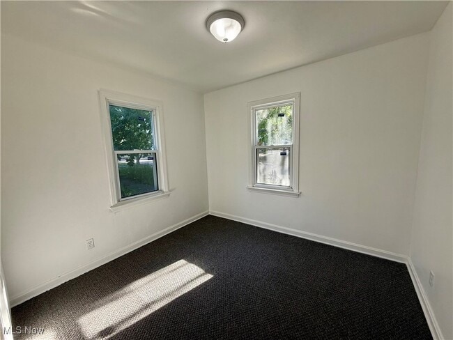 Building Photo - 1288 Hartford Ave