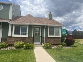 Building Photo - 870 London Green Way