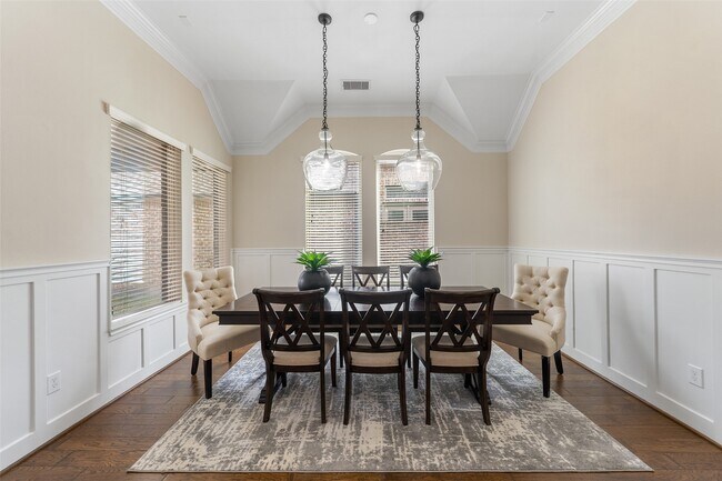 Building Photo - 34 Danby Place