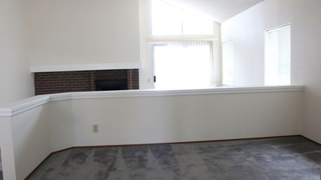 Building Photo - 3591 Woodley Dr
