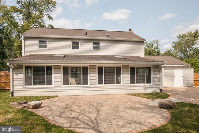 Building Photo - 17212 Brown Rd