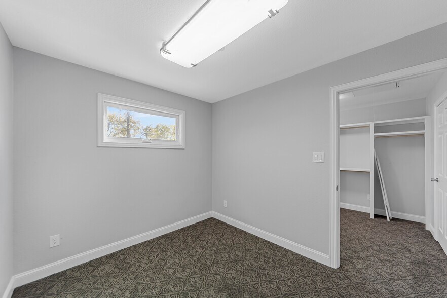 Building Photo - 3316 Inwood Rd