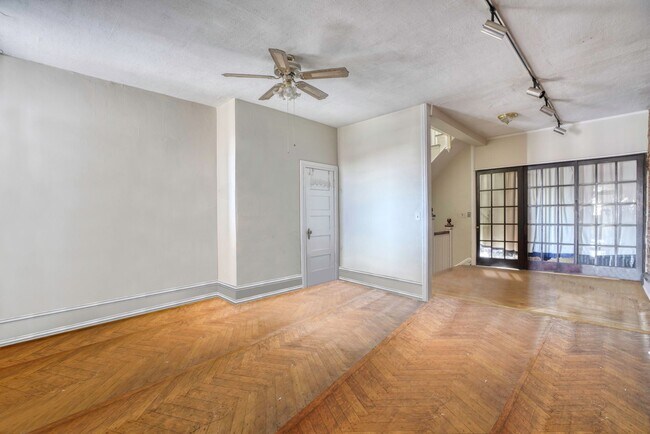 Building Photo - 2813 N Calvert St
