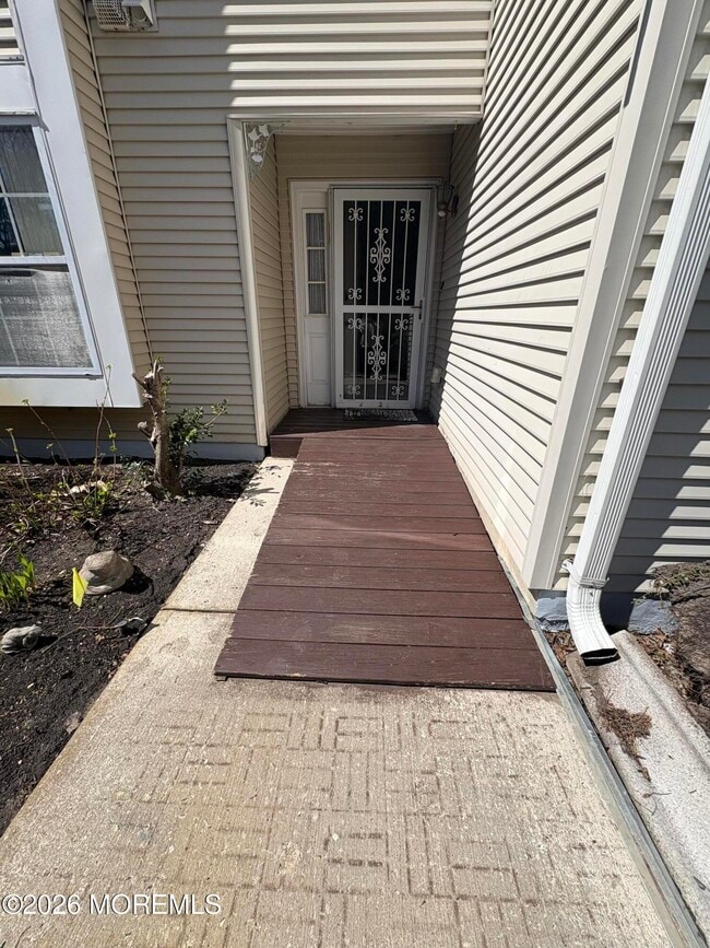 Building Photo - 103 Racquet Rd