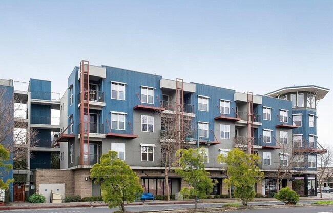 Building Photo - 1121 40th St