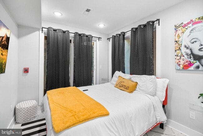 Building Photo - 1924 N 6th St