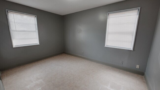 Building Photo - 1276 George St NE