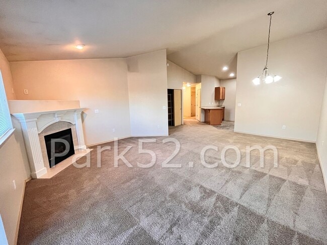 Building Photo - 3-Bedroom Duplex Home - Gated Community - South Hill