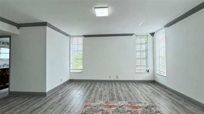 Building Photo - 2650 S Course Dr