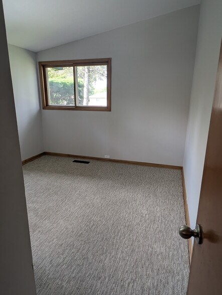 Building Photo - 7120 W Eden Plz