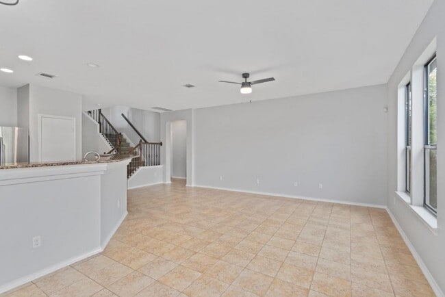 Building Photo - 1132 Hyde Park Dr