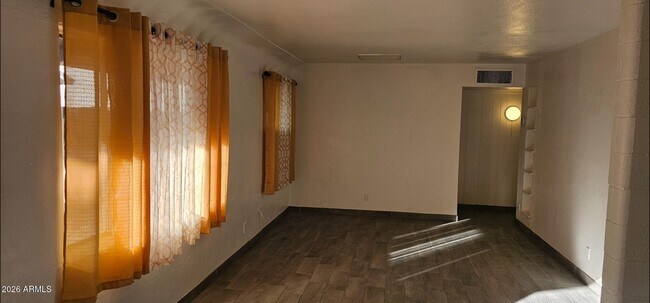 Building Photo - 2138 E Turney Ave