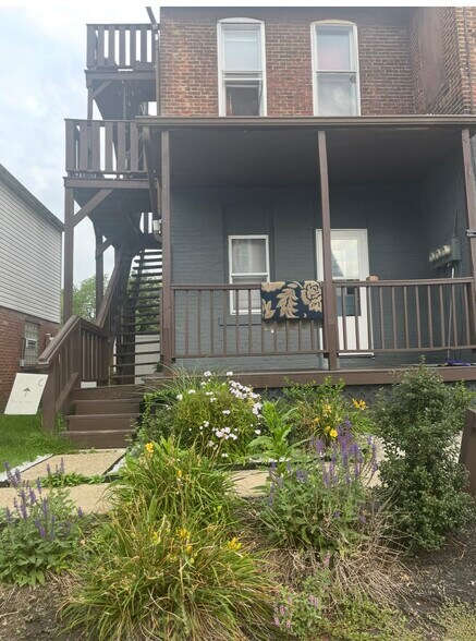 Building Photo - 915 Corbet St