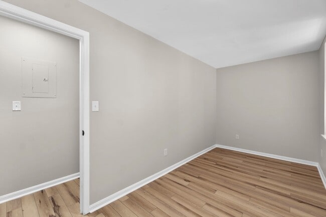 Building Photo - 2027 E Baltimore St