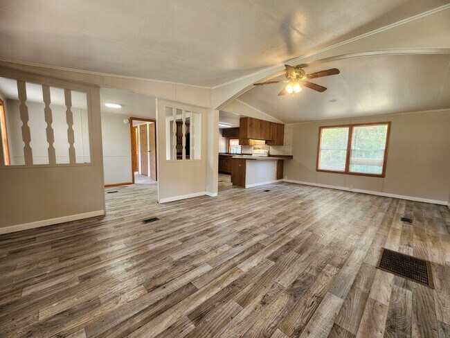 Primary Photo - 3 bed, 2 bath on 1/3 Acre of FENCED land.