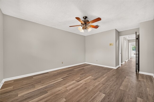 Building Photo - 11710 N Petersham Dr