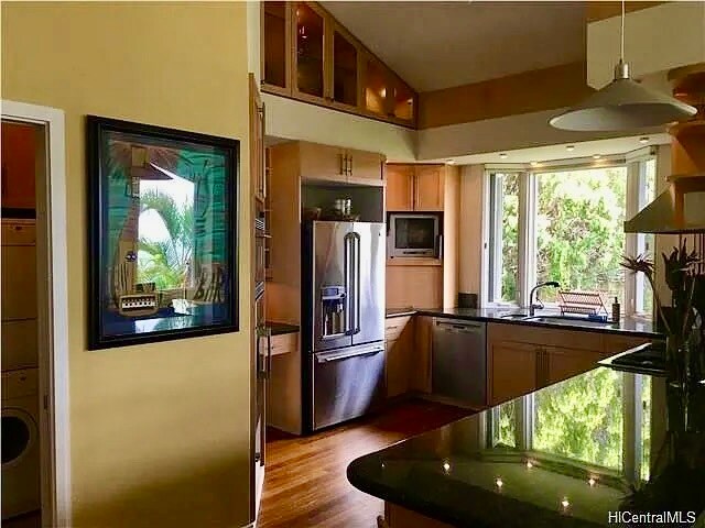 Building Photo - 2158 Halekoa Dr