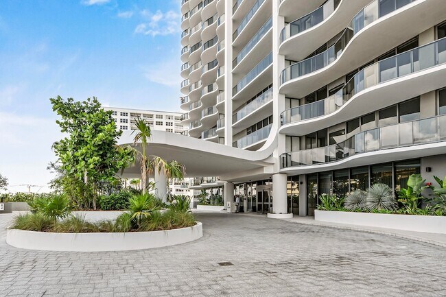 Building Photo - 900 N Ocean Blvd