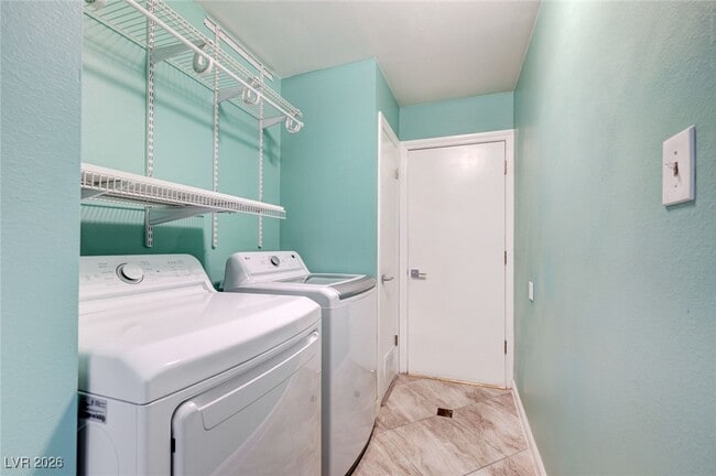 Building Photo - 4830 El Escorial Dr