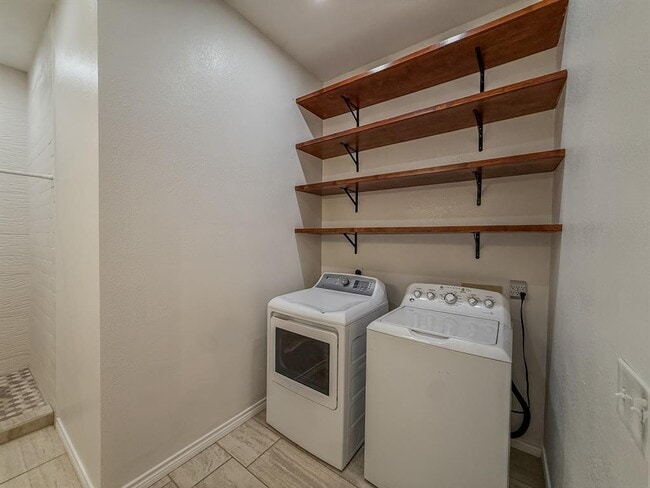 Building Photo - 16908 Cactus Blossom Dr