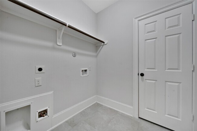 Building Photo - 17506 Mineral Bluff Ln