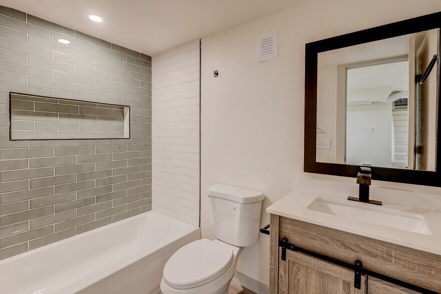 Building Photo - 2327 Fulton St