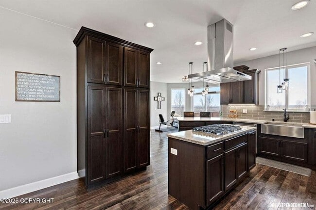 Building Photo - Beautiful Custom Wasilla Home!