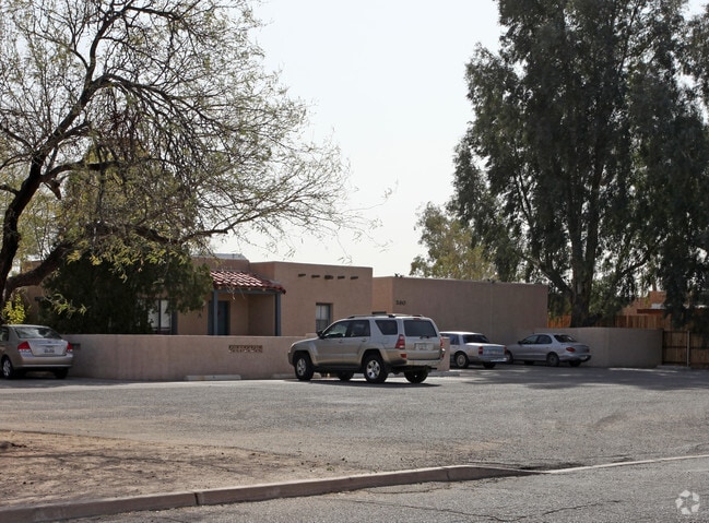Building Photo - 580 E Calle Del Arizona