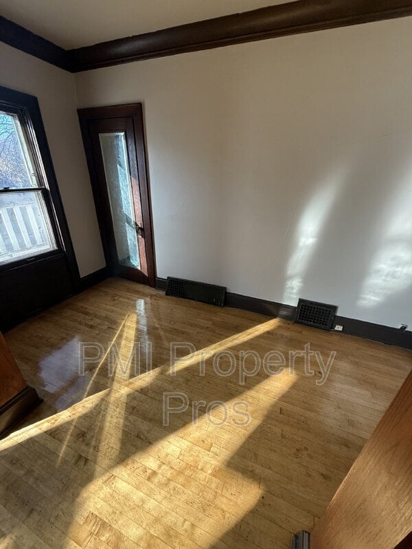 Building Photo - 2574 N 41st St