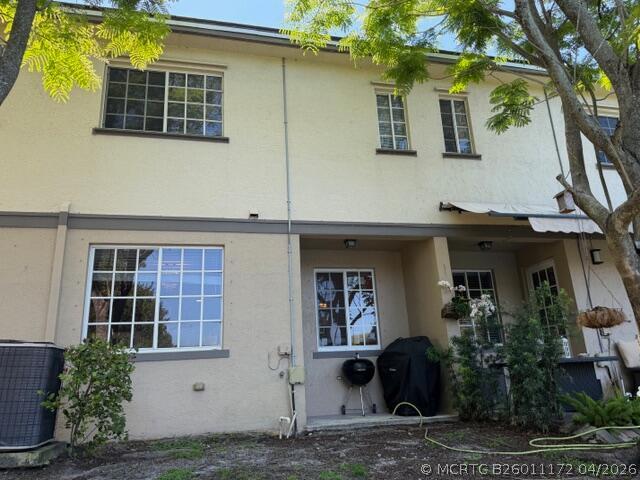 Building Photo - 2024 Freeport Dr